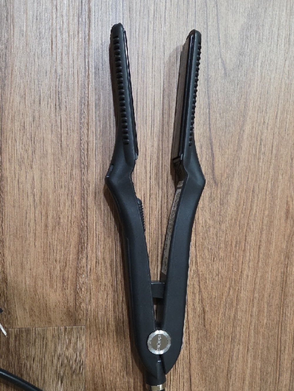 CROC Classic Black Heated Hair Straightening Brush - Picture 5 of 9